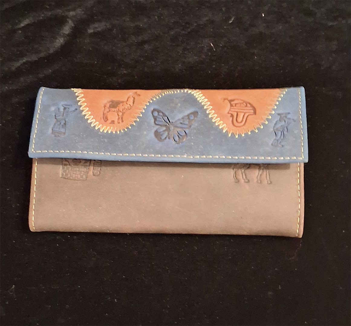 Billetera de cuero artesanal peruana – Diseño exclusivo