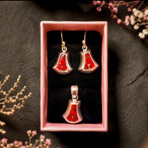 Conjunto de colgante y pendientes de plata 950 con semillas de Huayruro